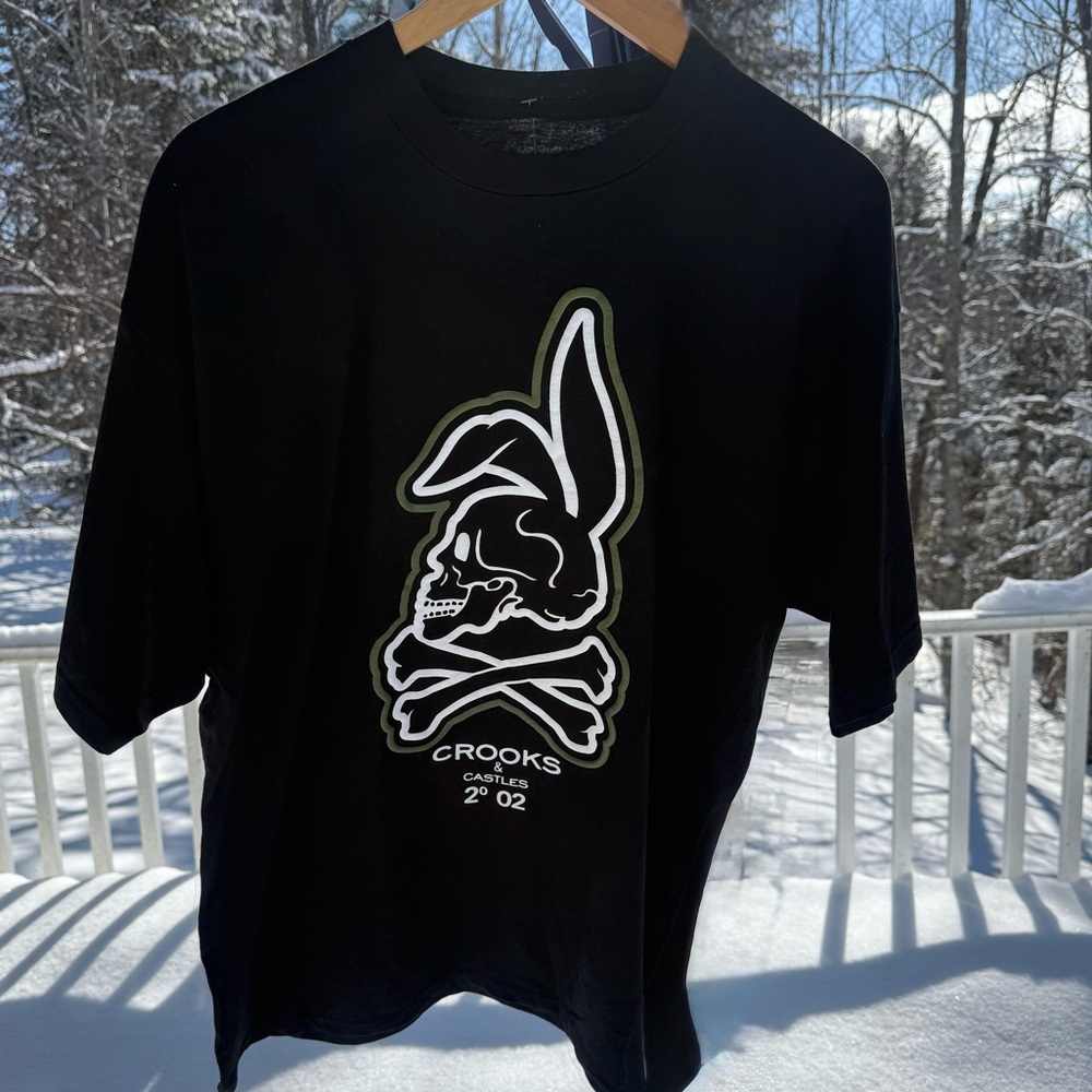 Crooks & Castles Black Skull Bunny Graphic Tee Size XL NWOT